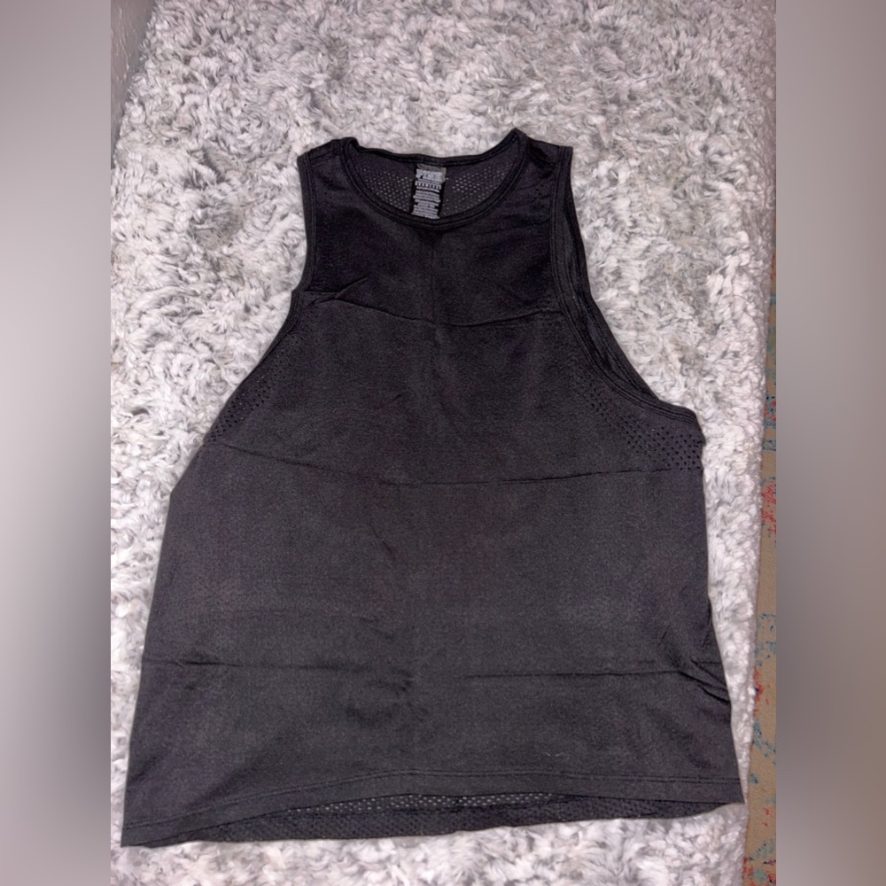 Women’s workout tank top